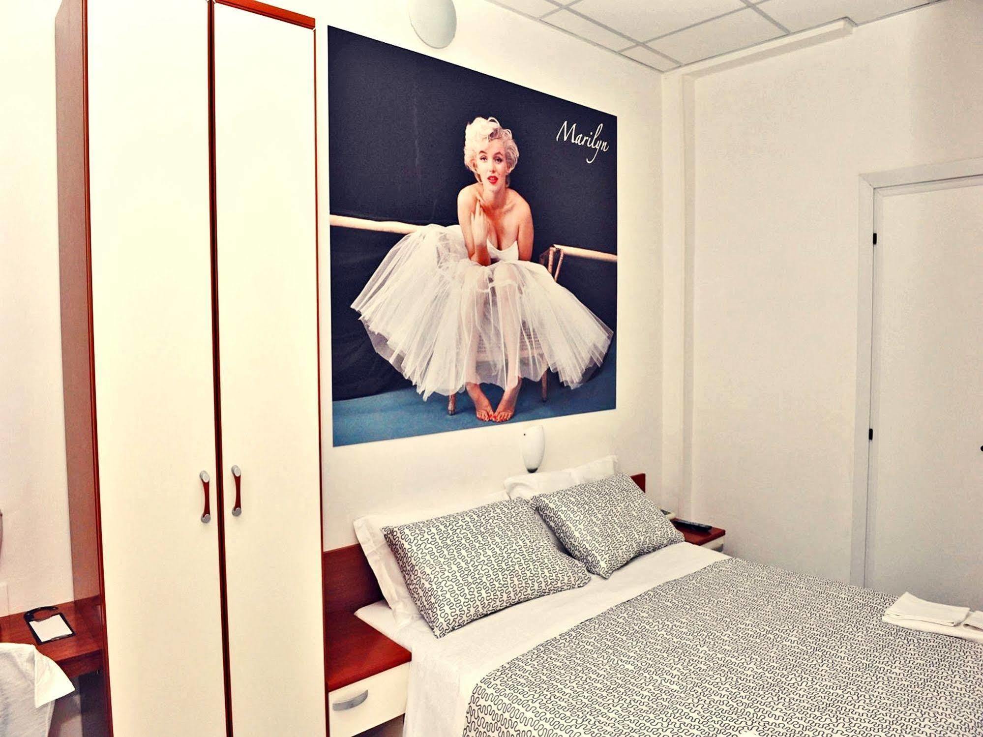 Hotel Lady Rimini Exterior foto